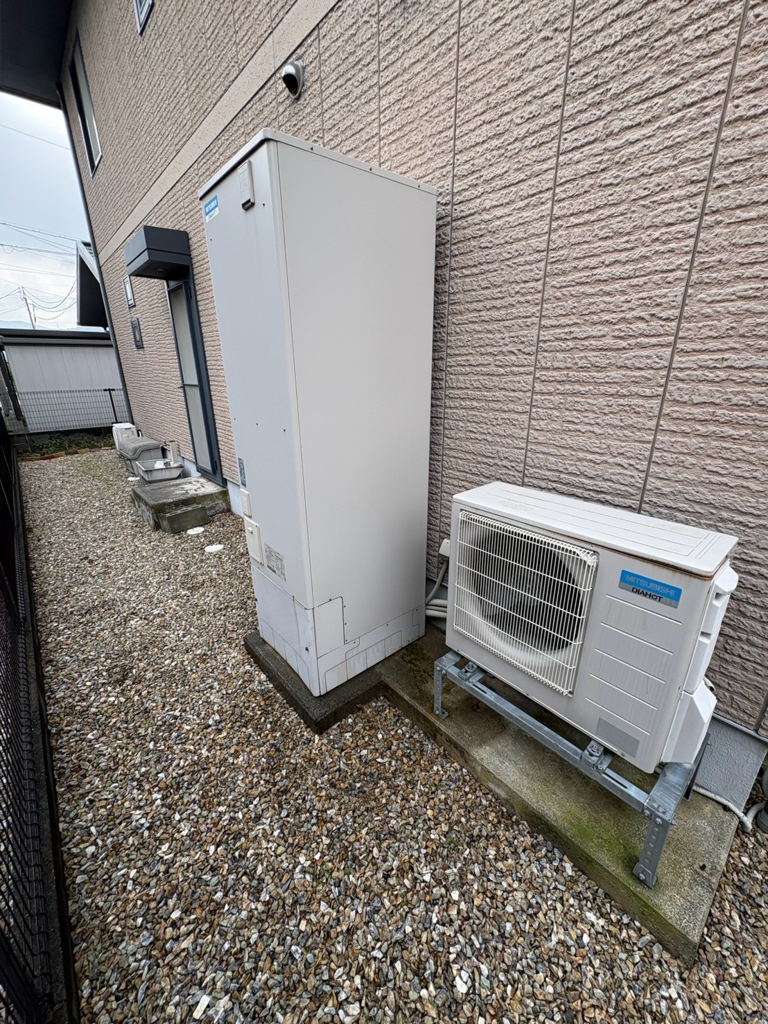 SRT-HP46WX7-E1