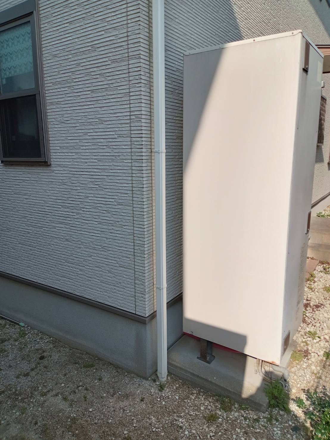 電気温水器（型式不明）