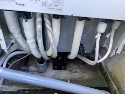エコキュート交換 配管保護