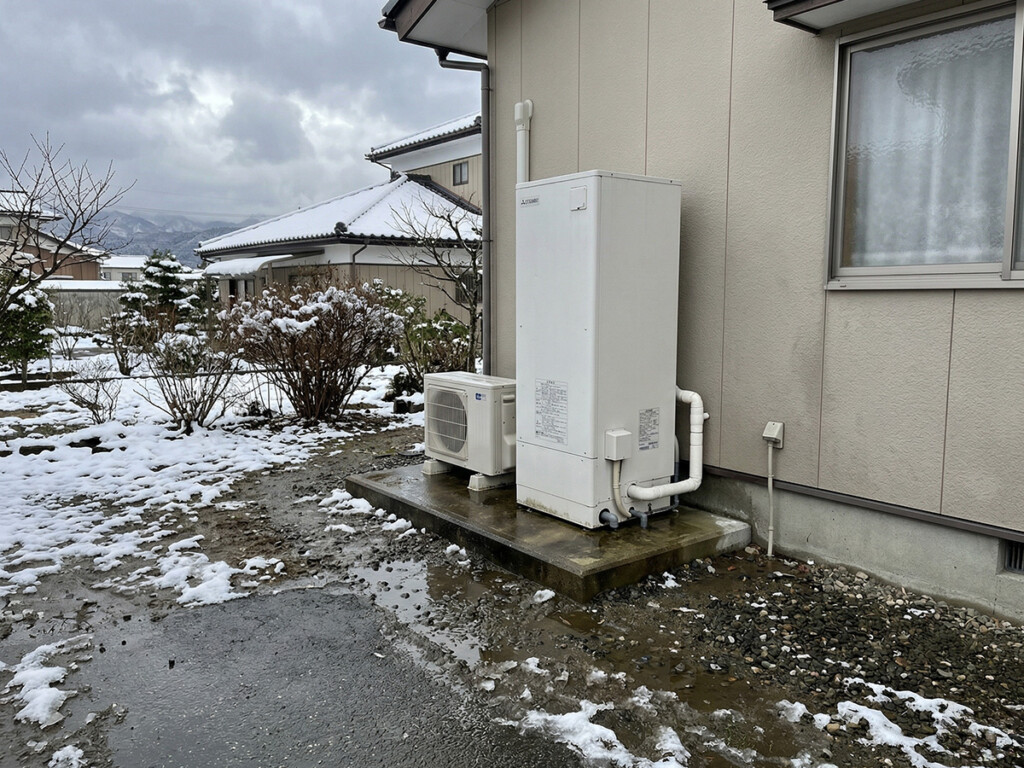 雪どけ水や湿気で機器まわりの濡れ方が分かりにくいイメージ