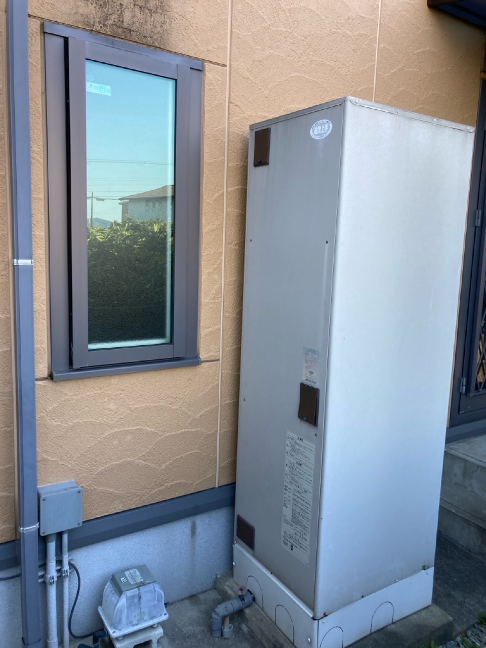 BE-F46BWU(電気温水器)